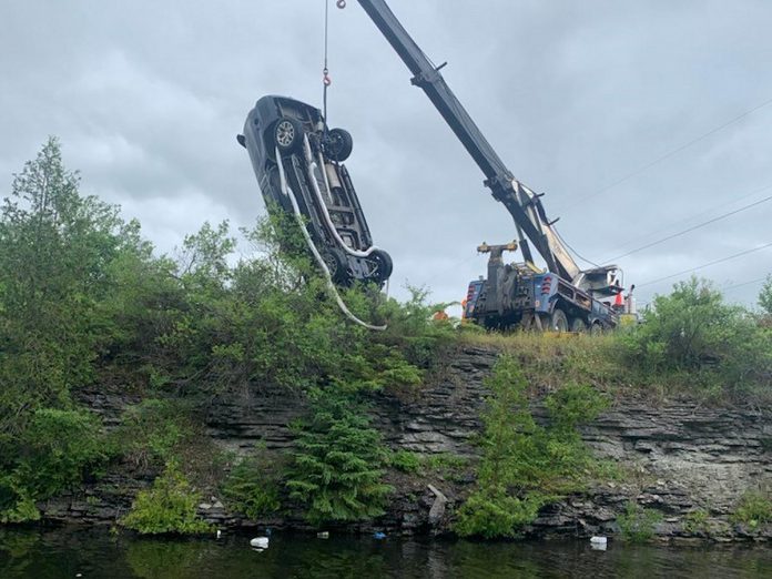 A vehicle is removed from the Talbot River north of Kirkfield on June 28, 2025. (Photo: Kawartha Lakes OPP) A vehicle is removed from the Talbot River north of Kirkfield on June 28, 2025. (Photo: Kawartha Lakes OPP)