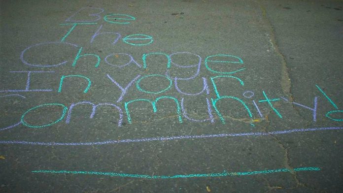 The HOPE Learning Centre of the Canadian Mental Health Association Haliburton, Kawartha, Pine Ridge (CMHA HKPR) is hosting free drop-in "Art Splash" events at Millennium Park in Peterborough on August 8, 2025 and in Victoria Park in Lindsay on August 15, 2025. The aim of Art Splash is to brighten the day of passersby with encouraging chalk art and inspiring messages from members of the community, celebrating creativity, promoting community connections, and raising mental health awareness. (Photo: CMHA HKPR)