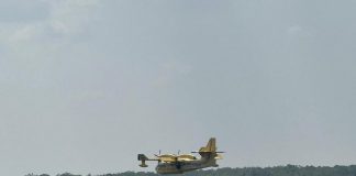 A water bomber collecting water on 4 Mile Lake on August 10, 2025 to fight a 27-hectare forest fire just east of Burnt River in Kawartha Lakes. (Photo: Patrick Porzuczek / Facebook)