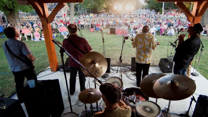Every Thursday evening in July and August, the Bobcaygeon Music Council presents free outdoor concerts at Lock 32 in Bobcaygeon, as well as a concert series beginning in the fall and running into the spring. (Photo courtesy of Bobcaygeon Music Council)