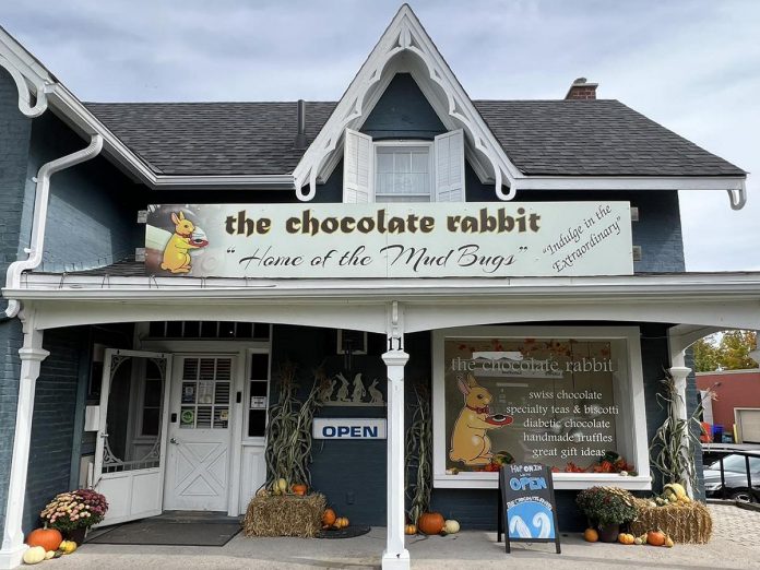 One of many sweet destinations in Selwyn Township, The Chocolate Rabbit in downtown Lakefield is a one-stop shop for all your chocolate dreams. Make sure you try the ever-popular Mudbugs, featuring chewy and crunchy caramel and almond centres covered with milk or dark chocolate and lightly sprinkled with sea salt. (Photo: The Kawarthas Tourism)