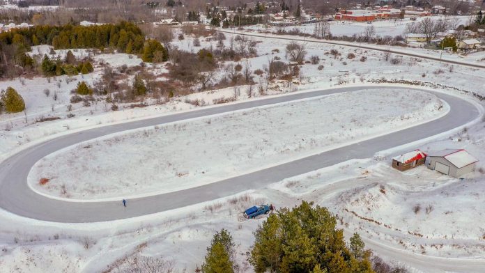 The Ontario Speed Skating Oval in Lakefield is a 400-metre track that offers free public skates and onsite skate rentals. (Photo: The Kawarthas Tourism)