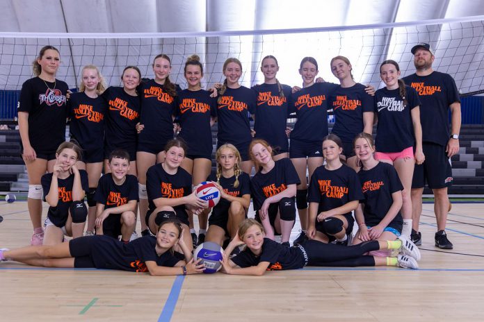 Time 2 Hoop's basketball and volleyball clinics for youth ages nine to 17 on December 20 and 21, 2025 will be led by varsity athletes and coaches, who not only understand how to engage the young athletes but also serve as role models to inspire them to pursue their sports dreams. (Photo courtesy of Time 2 Hoop)