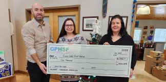 Two senior care initiatives receive $5,000 grants from Greater Peterborough Health Services Foundation Greater Peterborough Health Services Foundation (GPHSF) executive director Vince Bierworth presents National Native Alcohol and Drug Abuse Program (NNADAP) worker Bailley Taylor and home and community care manager Nicole Capalbo of Curve Lake First Nation with a cheque for $5,000 to help provide culturally relevant mental health and wellness supports to Elders that are not currently available in the Curve Lake community. (Photo courtesy of GPHSF)