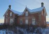 The Peterborough Architectural Conservation Advisory Committee (PACAC) will make a decision on January 21, 2026 to recommend to city council whether this historic farmhouse at 314 Carnegie Avenue should be removed from the city's heritage register or given heritage designation. In November, the city ordered owner Activa Holdings Inc. to demolish the building due to its deteriorating state. (Photo: D.M. Wills Associates Limited)