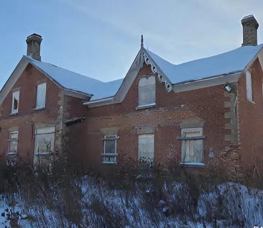 The Peterborough Architectural Conservation Advisory Committee (PACAC) will make a decision on January 21, 2026 to recommend to city council whether this historic farmhouse at 314 Carnegie Avenue should be removed from the city's heritage register or given heritage designation. In November, the city ordered owner Activa Holdings Inc. to demolish the building due to its deteriorating state. (Photo: D.M. Wills Associates Limited)