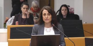 Peterborough city council upholds councillor phone ban in new procedure by-law but reverses course on delegation limit Former mayor Diane Therrien-Hale addresses Peterborough city council on February 2, 2026 during a delegation on the new procedure by-law. Council adopted her suggestion that the by-law allow a small number of public delegations for each item on a council agenda, rather than a total of 10 delegations per agenda as proposed in the by-law. (kawarthaNOW screenshot of City of Peterborough video)