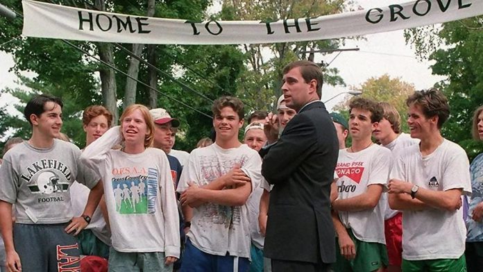 Prince Andrew, Duke of York, chats with students from Lakefield College School on September 26, 1992. (Photo: Hans Deryk/CP)