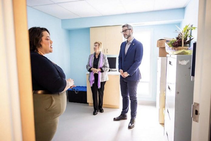 Kristal Jones-Craighead of the John Howard Society of the Kawarthas (left) with Haliburton-Kawartha Lakes-Brock MPP Laurie Scott and Minister of Municipal Affairs and Housing parliamentary assistant Matthew Rae at the Community Integrated Care Hub ("The Hub") at 22 Peel Street in Lindsay during a provincial funding announcement on April 7, 2026. (Photo: Office of Matthew Rae)