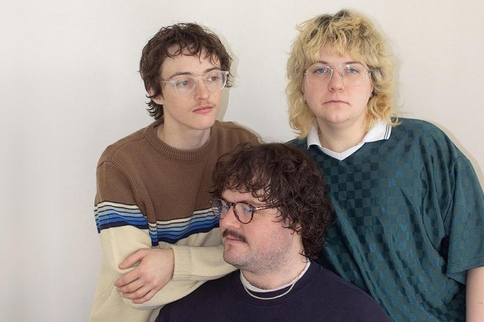 Montreal indie rockers Knitting (Mischa Dempsey from The Lonely Parade, Sarah Harris, and Andy Mulcair) return to Peterborough for the first time in two years to perform their '90s-inspired blend of slacker rock and grunge at Sadleir House in Peterborough on Friday night, with Beached Out and Hit N Run also performing. (Promotional photo)