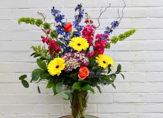 Know Your Locals: Pammett’s Flowers moves retail selection and pick-up to Euphoria Wellness Spa in downtown Peterborough Pammett's Flowers is a floral boutique that has been selling fresh bouquets and arrangements and delivering across Peterborough County for more than 50 years. In response to changing consumer habits, owner Tova White has closed her Charlotte Street storefront and is now selling arrangements and organizing pick-ups at a retail location at Euphoria Wellness Spa at 290 Water Street in downtown Peterborough. (Photo courtesy of Pammett's Flowers)