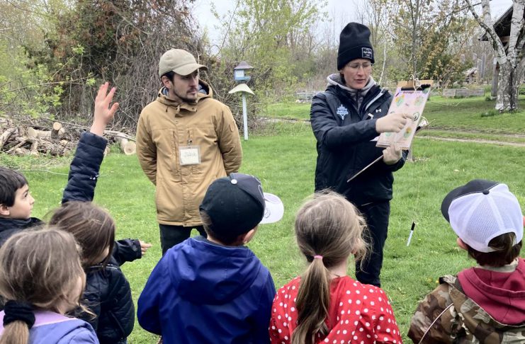 Slow down and notice: what a Trent University teacher candidate learned when volunteering at GreenUP Ecology Park Jakob Payne and Janelle Wiens, two Trent University learning garden teacher candidates, deliver a "Pollen Power" school program to a Grade 1 class at Ecology Park in Peterborough. GreenUP's education program offers a variety of hands-on, curriculum and experiential-based field trip options for students in kindergarten up to Grade 7. (Photo: Melanie Ellison / GreenUP)