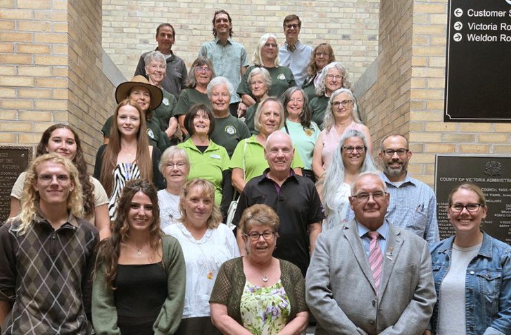City of Kawartha Lakes councillor Pat Warren and Mayor Doug Elmslie (front row, third and fourth from left) with the recipients of the 2025 "Bee a Hero" and "Environmental Hero" awards at Kawartha Lakes City Hall in Lindsay on August 25, 2026. (Photo: City of Kawartha Lakes)