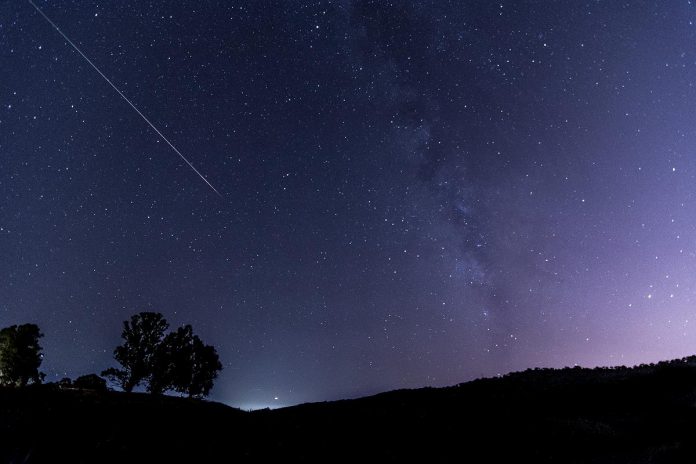 A Perseid meteor in Northern California on August 12, 2015. (Photo: Wilson Lam / Flickr) A Perseid meteor in Northern California on August 12, 2015. (Photo: Wilson Lam / Flickr)