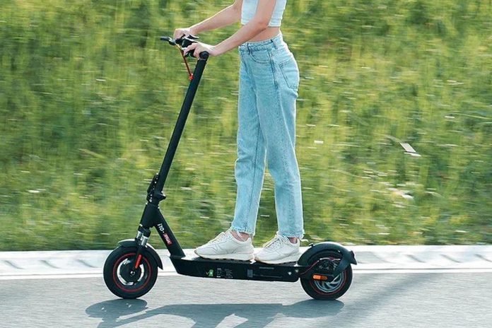 An electric kick-scooter, commonly called an e-scooter. (Photo: iScooter)