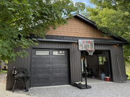 A recently completed garage project built through Merrett Home Hardware Building Centre's Beaver Homes & Cottages program. The program offers more than 500 pre-designed garages and carriage homes, which can be altered to fit each customer's lifestyle and preferences. In addition to providing premium-grade materials for the build, the program includes support from a local consultant to finalize designs, navigate permits, and find a local contractor. (Photo courtesy of Merrett Home Hardware Building Centre)