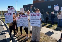 A cross-union solidarity rally took place at Peterborough Regional Health Centre (PRHC) on October 21, 2026 in support of paramedics with Peterborough City-County Paramedics (PCCP) represented by Canadian Union of Public Employees (CUPE) Local 4911, who will be in a legal strike position on October 31. (Photo: CUPE / Facebook)
