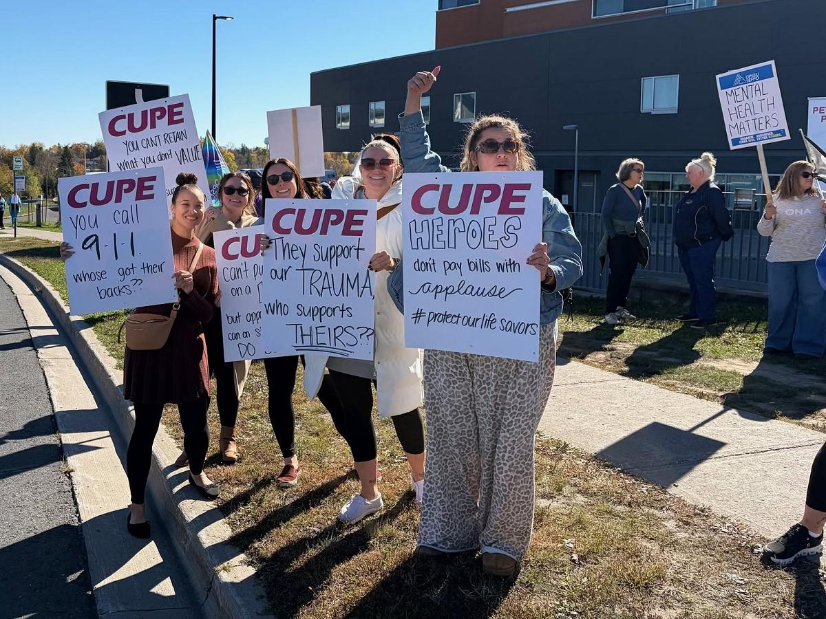 A cross-union solidarity rally took place at Peterborough Regional Health Centre (PRHC) on October 21, 2026 in support of paramedics with Peterborough City-County Paramedics (PCCP) represented by Canadian Union of Public Employees (CUPE) Local 4911, who will be in a legal strike position on October 31. (Photo: CUPE / Facebook)